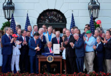 EE. UU. se prepara para expulsar de Medicaid a inmigrantes con estatus legal, incluidos refugiados y víctimas de trata sexual