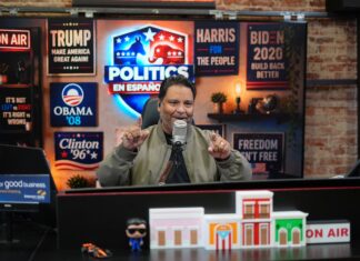 Programa radial en español refleja frustración de votantes hispanos en Pensilvania