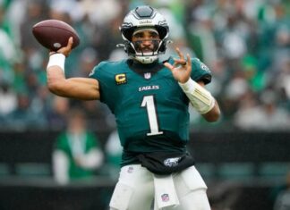 Eagles QB Jalen Hurts expected to miss the rest of the season with blood clots, AP source says