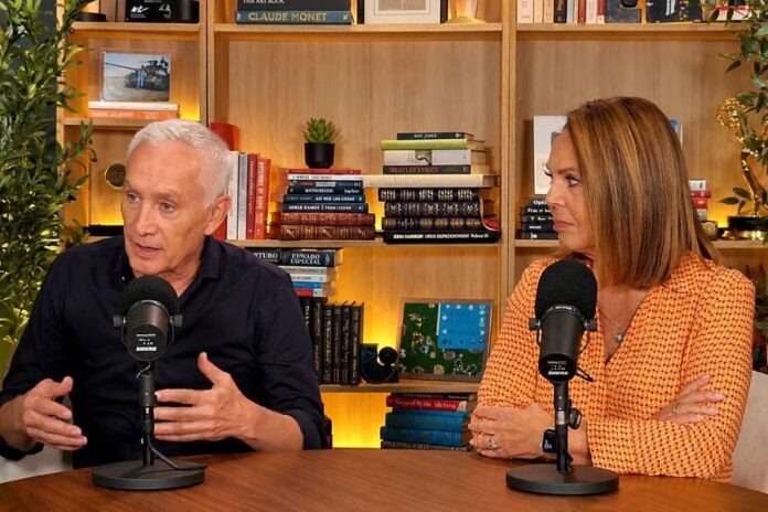 Jorge Ramos y María Elena Salinas se reencuentran en "época de miedo" para latinos en EEUU
