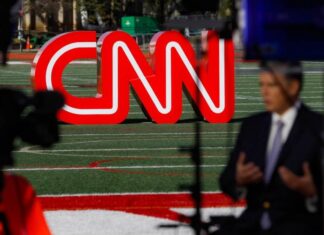 Juez extiende orden que impide a Trump vetar a CNN, MS NOW y Politico de la Casa Blanca