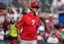 Los Filis mantienen a Don Mattingly como mánager con contrato de 2 años