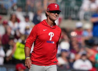 Los Filis mantienen a Don Mattingly como mánager con contrato de 2 años