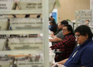 Gobierno de EE. UU. advierte a funcionarios de California no contar votos de presuntos no ciudadanos