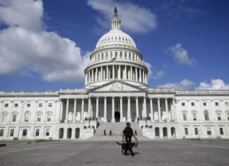 La sorpresiva decisión de Trump de suspender sanciones a Rusia desata indignación en el Congreso