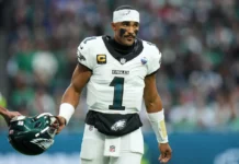 Eagles descartan al quarterback Jalen Hurts para el domingo ante Carolina