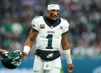 Eagles descartan al quarterback Jalen Hurts para el domingo ante Carolina
