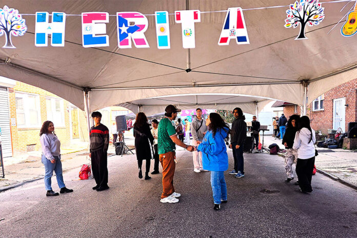 La Asociación de Empresarios Mexicanos celebró el Mes de la Herencia Hispana impulsando el comercio local 5