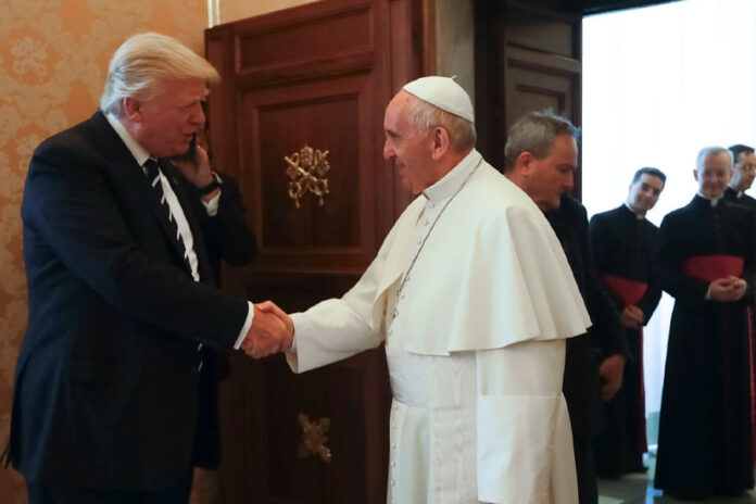 Viaje-de-Trump-al-funeral-del-papa-pone-de-relieve-sus-enfrentamientos-a-lo-largo-de-los-años-1